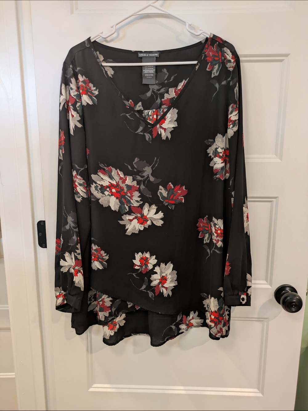 Chelsea & Theodore Black Floral High-Low V-Neck Blouse